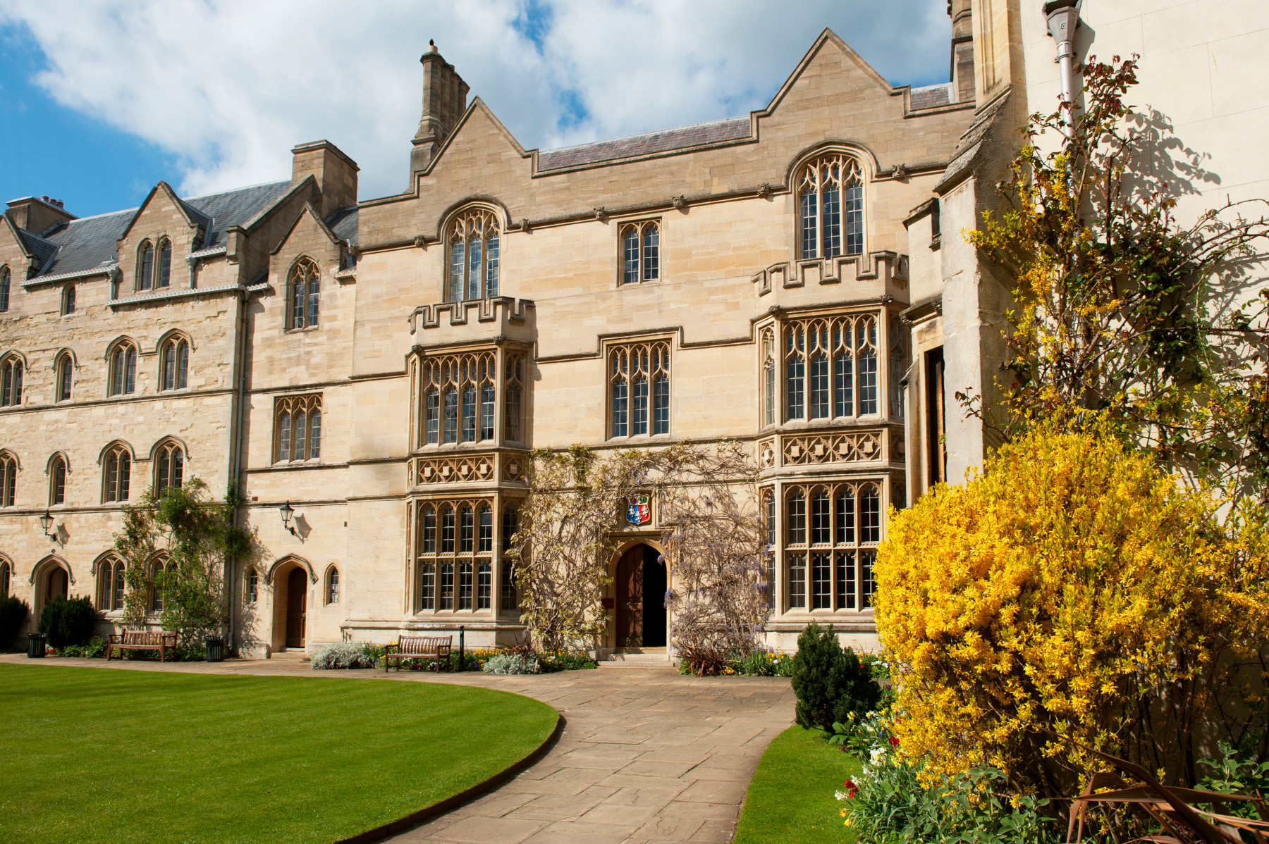 PEMBROKE ANNOUNCES NEW MASTER | Oxford Alumni