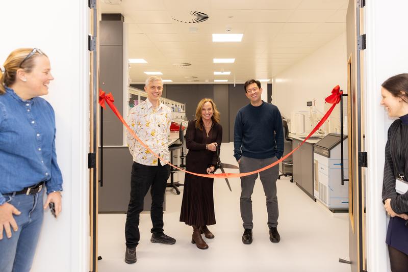 Professor Steve Kelly, Lisa Flashner and Professor Jason Chin at the laboratory ribbon cutting ceremony on 19 January 2026 