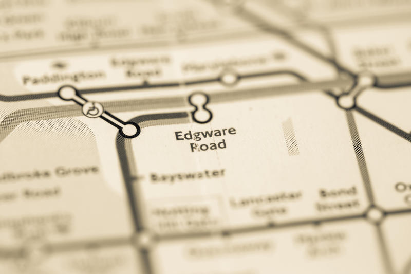 Edgware Road icon from a London Underground map, in monochrome