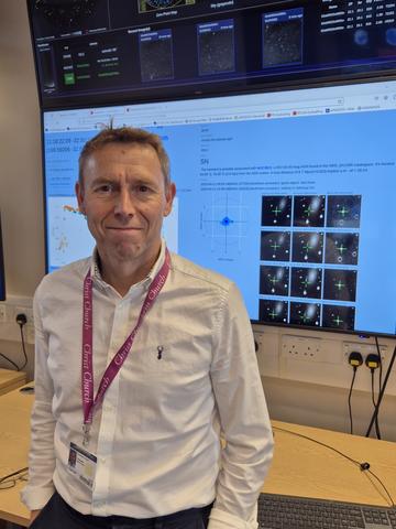 Portrait of Professor Stephen Smartt