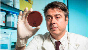 Professor Samuel Sheppard, Science Lead for Digital Microbiology and Bioinformatics at the Ineos Oxford Institute for antimicrobial research (IOI). 
